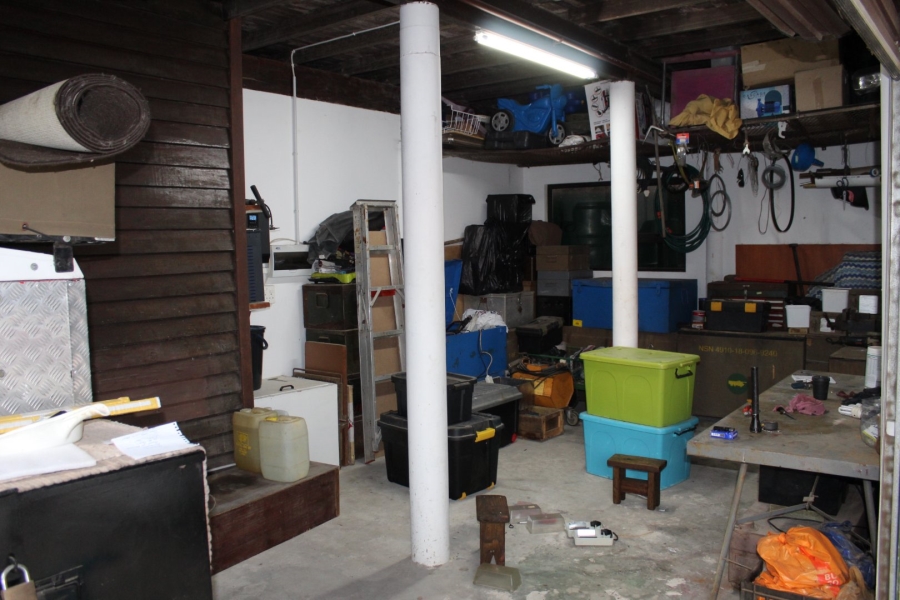 6 Bedroom Property for Sale in Paradise Beach Eastern Cape